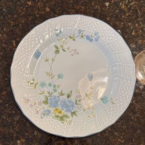 Mikasa Precious Blue Michelle Floral Patterned Dinner Plate
